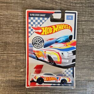 Hot Wheels '10 Pro Stock Camaro Racing Circuit -- ITEM #2110
